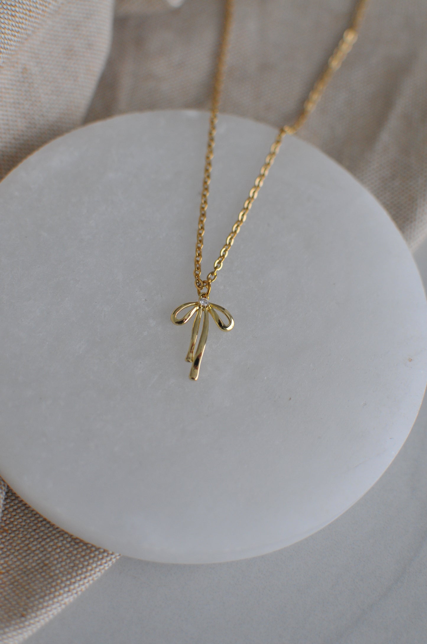 Bow Necklace